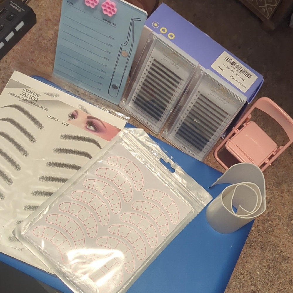 Eyelash Extension Bundle With Random Supplies with Accessories